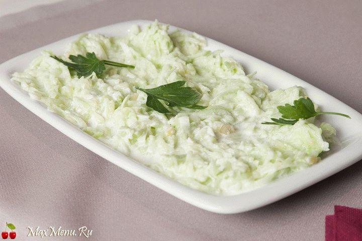 salat-iz-ogurcov-tarator