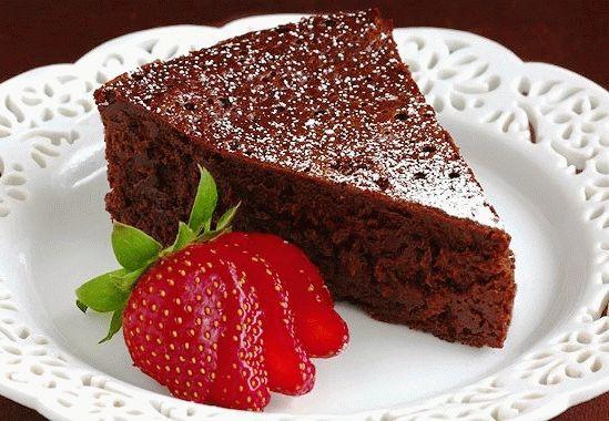 Простой шоколадный пирог на сметане