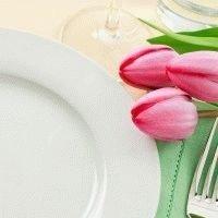 Сервировка стола на 8 марта: ТОП-10 цветочных идей
